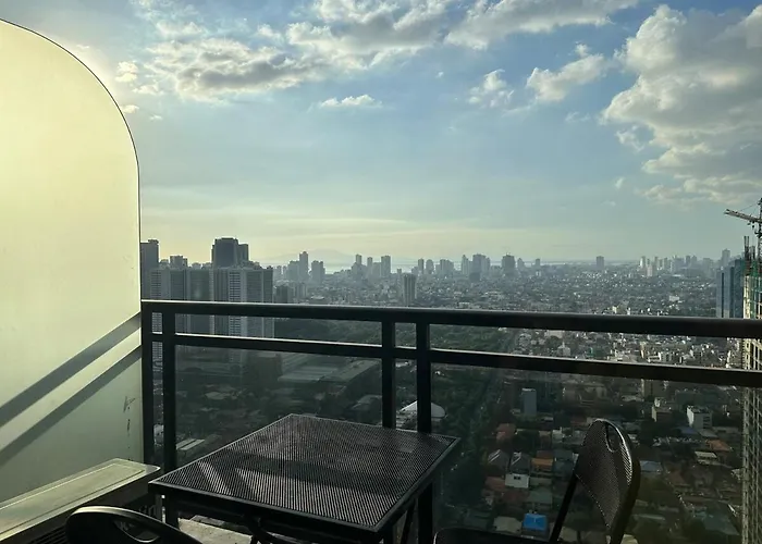 Sunset View 1 Bedroom With Balcony Free Pool&gym Access Manila