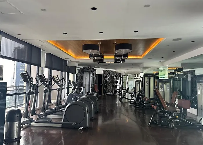 Sunset View 1 Bedroom With Balcony Free Pool&gym Access * Manila